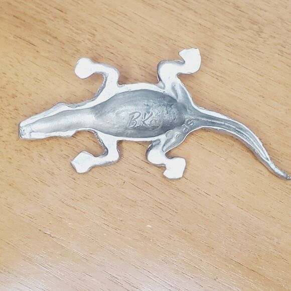 B. Kay Alligator Pewter Figurine Unique Vintage Jewelry 4"Crocodile Paperweight - Picture 3 of 6